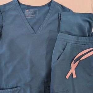 FIGS Scrub Top and Yola Petite Skinny Scrub Pants Caribbean Blue